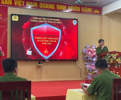 TRƯỜNG MẦM NON ĐÔNG THÀNH THAM GIA TẬP HUẤN PCCC VÀ CỨU NẠN CỨU HỘ